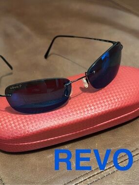 REVO | 3038 001/94 Blue Mirror Lens Polorized Sunglasses - Italy - Unisex - Case